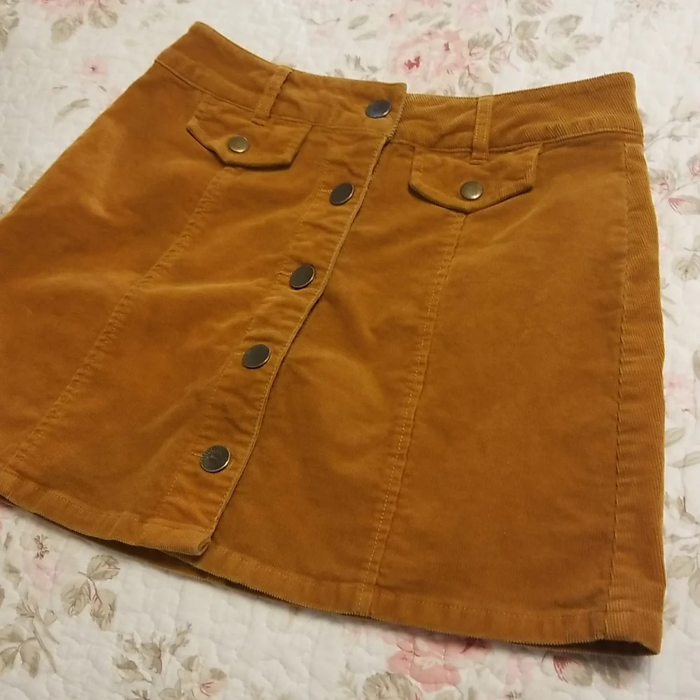 Forever 21 mustard corduroy skirt - Picture 3 of 8